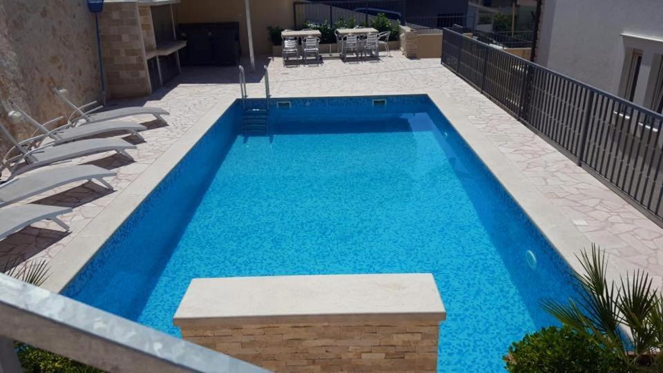 פודסטראנה Apartments Toni 2000 מראה חיצוני תמונה