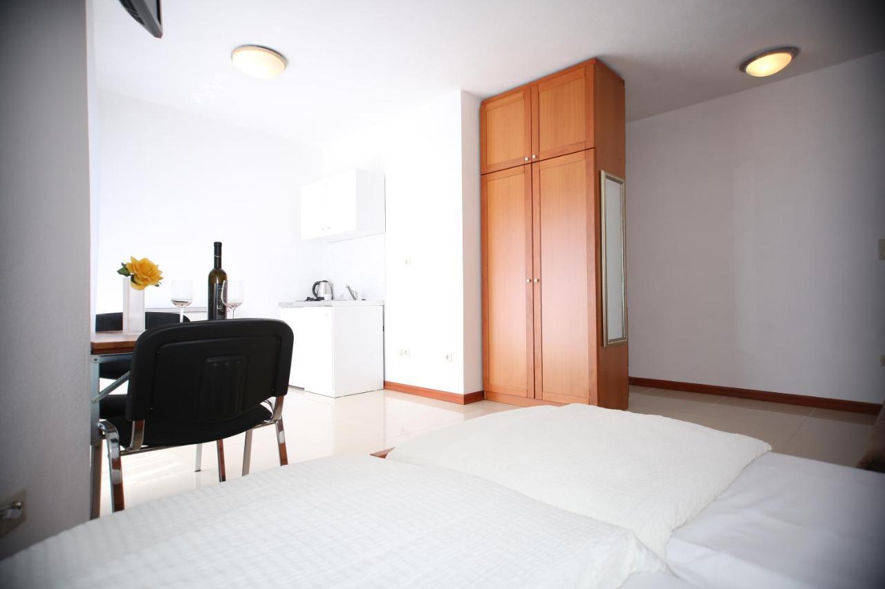 פודסטראנה Apartments Toni 2000 מראה חיצוני תמונה