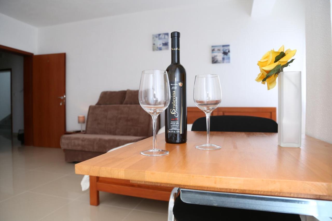 פודסטראנה Apartments Toni 2000 מראה חיצוני תמונה