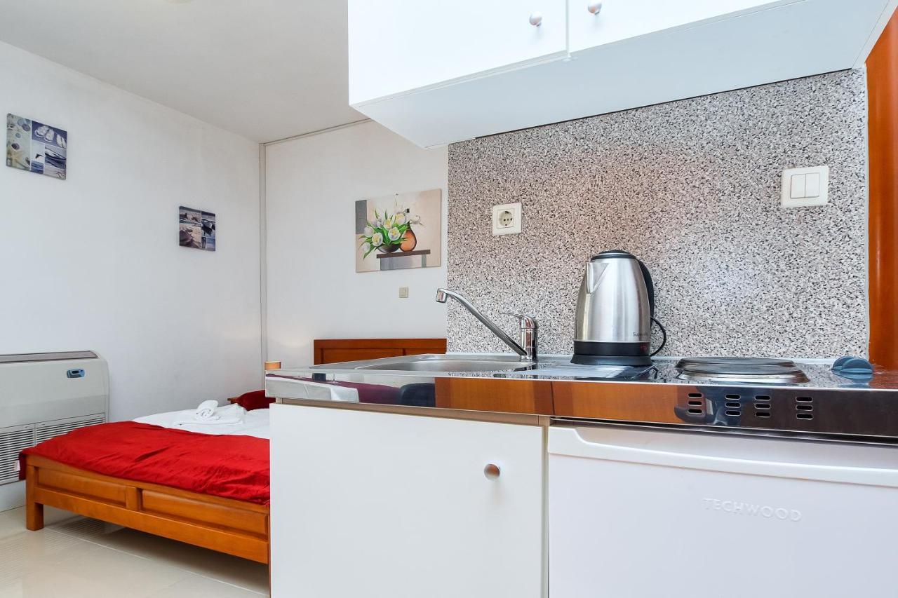 פודסטראנה Apartments Toni 2000 מראה חיצוני תמונה