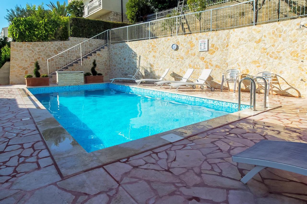 פודסטראנה Apartments Toni 2000 מראה חיצוני תמונה