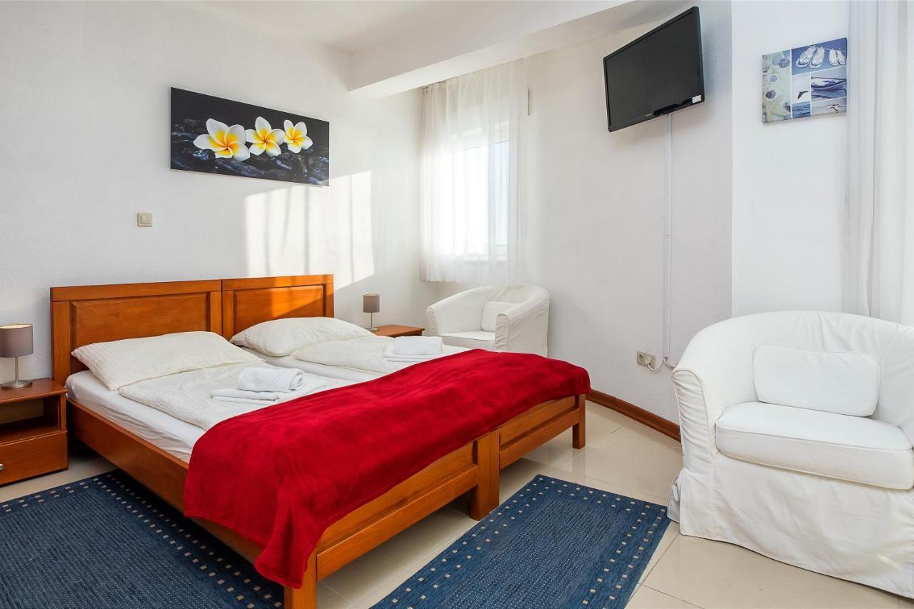 פודסטראנה Apartments Toni 2000 מראה חיצוני תמונה