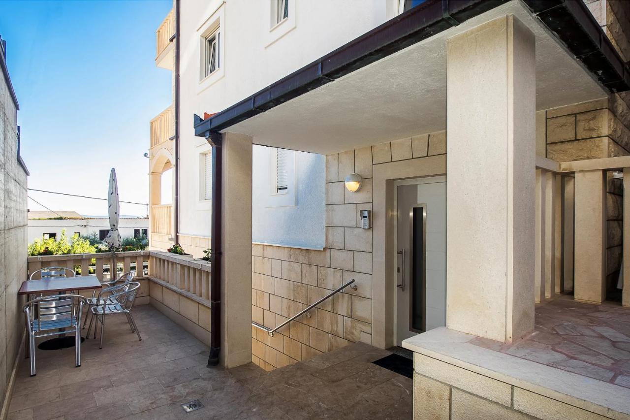 פודסטראנה Apartments Toni 2000 מראה חיצוני תמונה